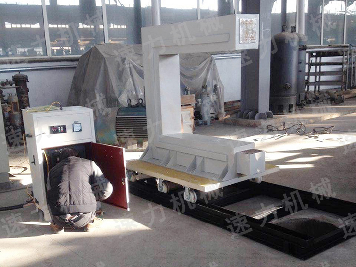 沈陽隆德電機(jī)有限公司使用我司大型轉(zhuǎn)子支架齒輪通用型加熱器使用現(xiàn)場(chǎng)
